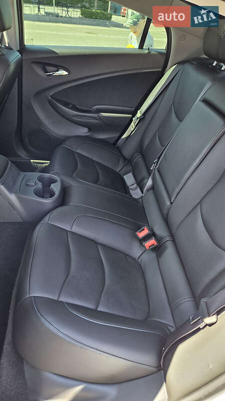 Хэтчбек Chevrolet Volt 2015 в Черкассах