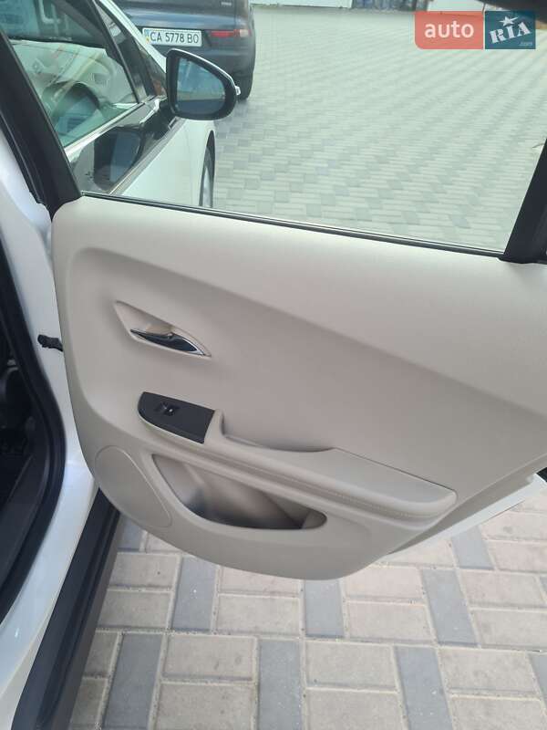Хэтчбек Chevrolet Volt 2013 в Черкассах