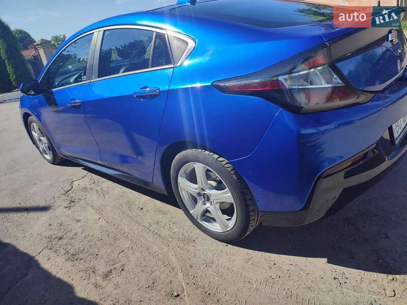 Хэтчбек Chevrolet Volt 2016 в Тернополе
