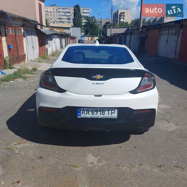Хэтчбек Chevrolet Volt 2015 в Киеве