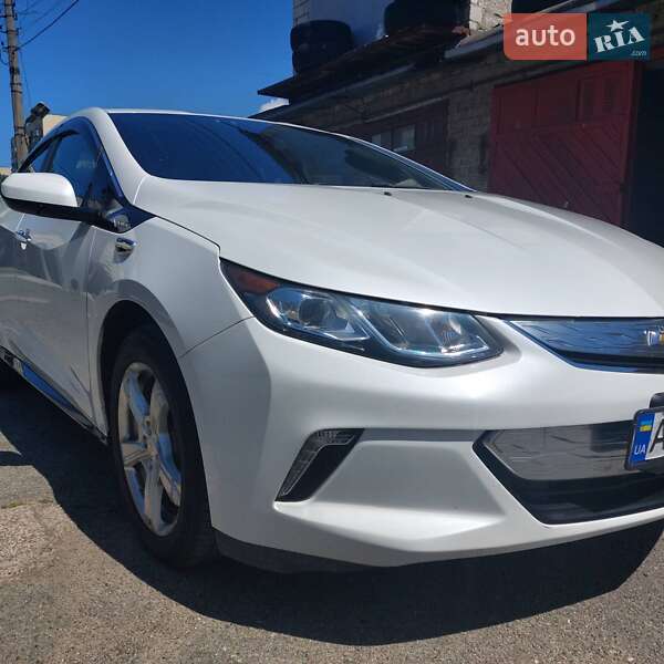 Хэтчбек Chevrolet Volt 2015 в Киеве