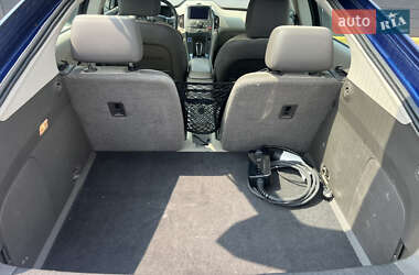Хэтчбек Chevrolet Volt 2012 в 