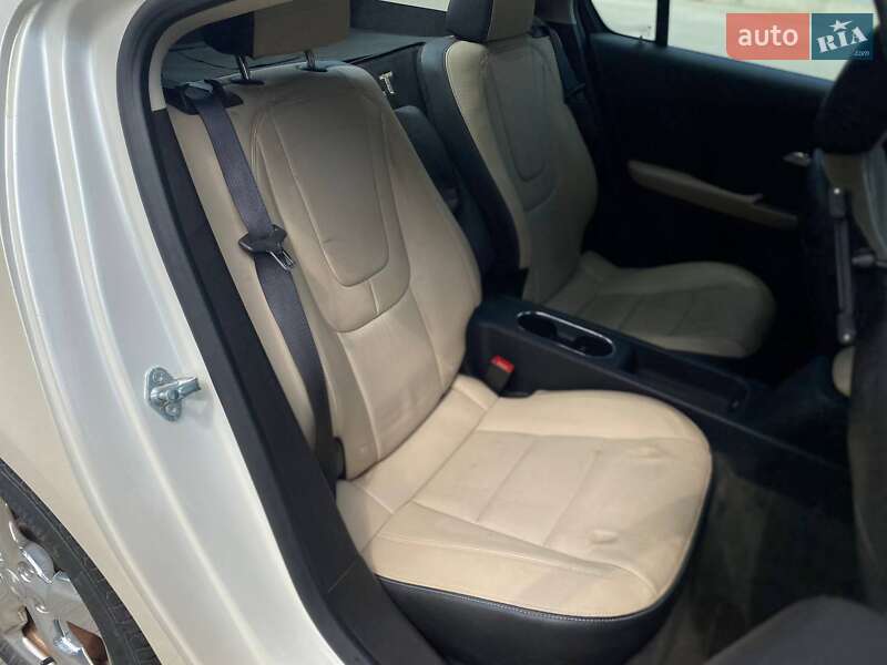 Хэтчбек Chevrolet Volt 2012 в Киеве