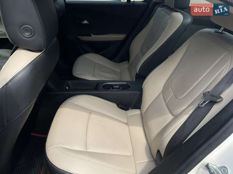 Хэтчбек Chevrolet Volt 2011 в Днепре