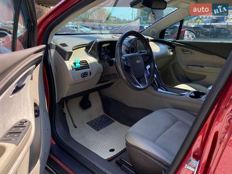 Хэтчбек Chevrolet Volt 2012 в Днепре