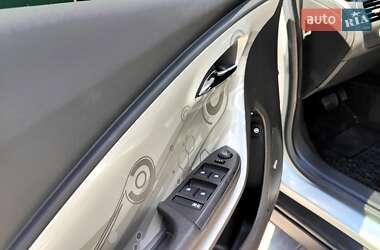 Хэтчбек Chevrolet Volt 2010 в 