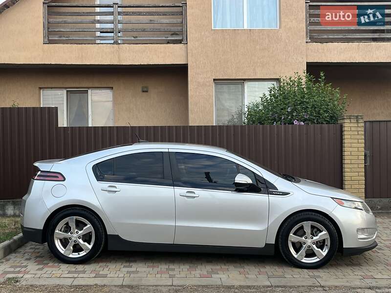 Хэтчбек Chevrolet Volt 2013 в Никополе
