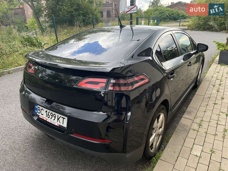 Хэтчбек Chevrolet Volt 2010 в Львове