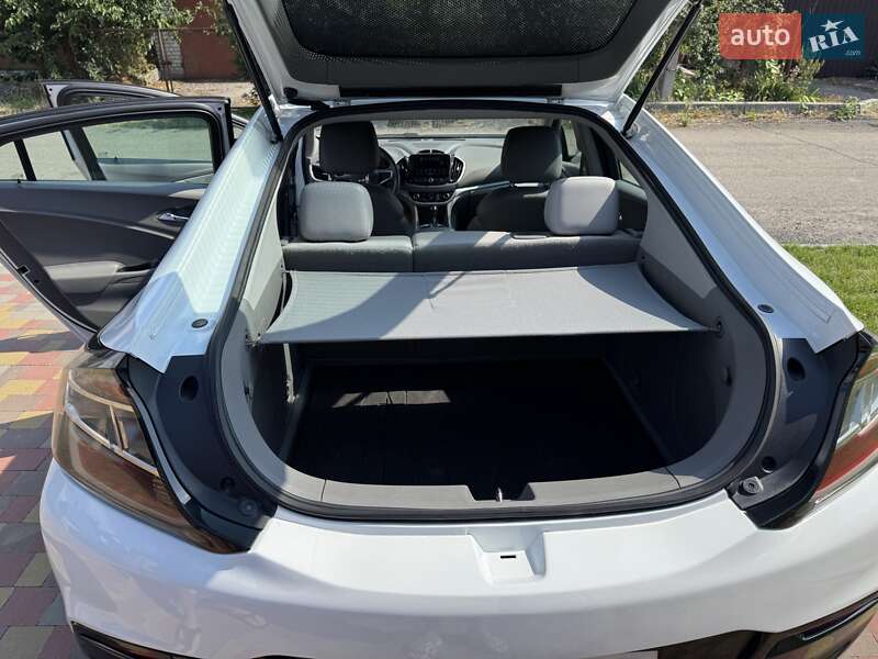 Хэтчбек Chevrolet Volt 2015 в Черкассах