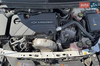 Хэтчбек Chevrolet Volt 2015 в 