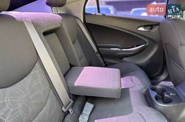Хэтчбек Chevrolet Volt 2017 в 
