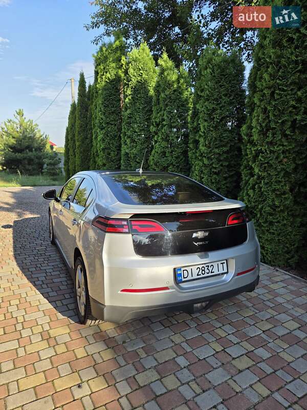 Хэтчбек Chevrolet Volt 2012 в Киеве