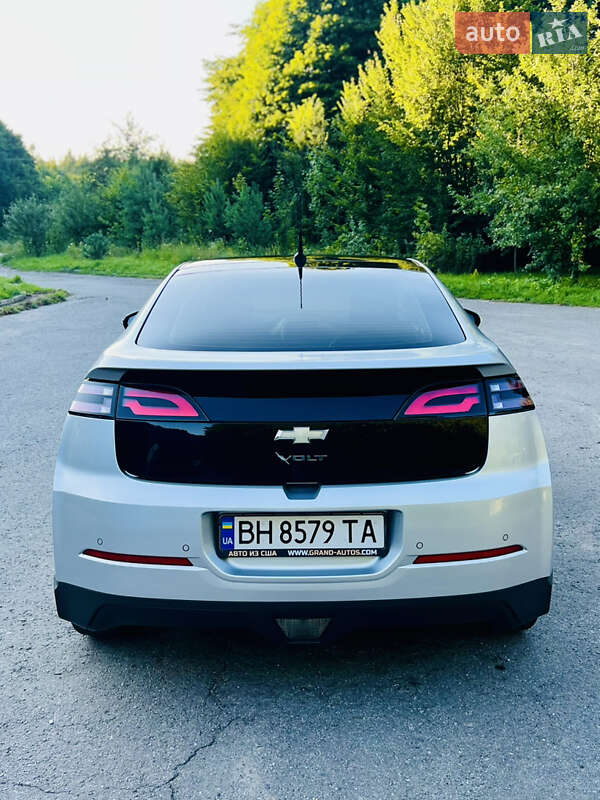Хэтчбек Chevrolet Volt 2011 в Деражне