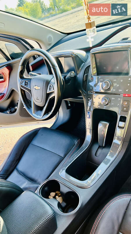 Хэтчбек Chevrolet Volt 2011 в Деражне