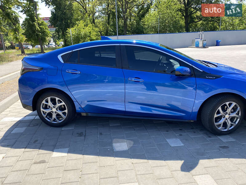 Хэтчбек Chevrolet Volt 2015 в Черкассах
