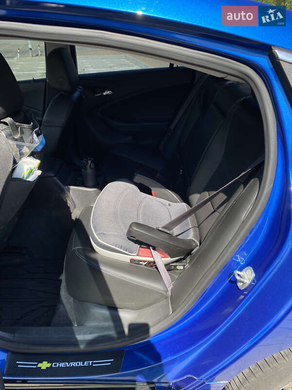 Хэтчбек Chevrolet Volt 2015 в Черкассах