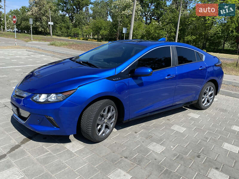 Хэтчбек Chevrolet Volt 2015 в Черкассах