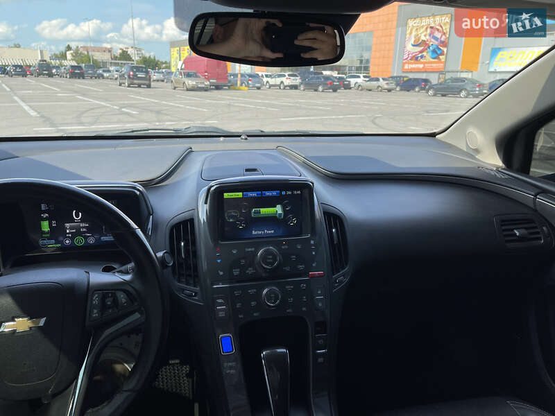 Хэтчбек Chevrolet Volt 2011 в Полтаве