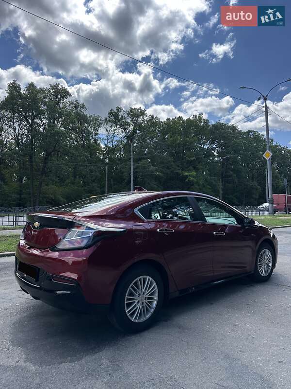 Хэтчбек Chevrolet Volt 2016 в Киеве