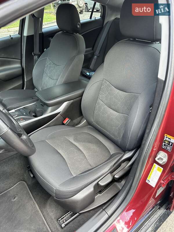 Хэтчбек Chevrolet Volt 2016 в Киеве