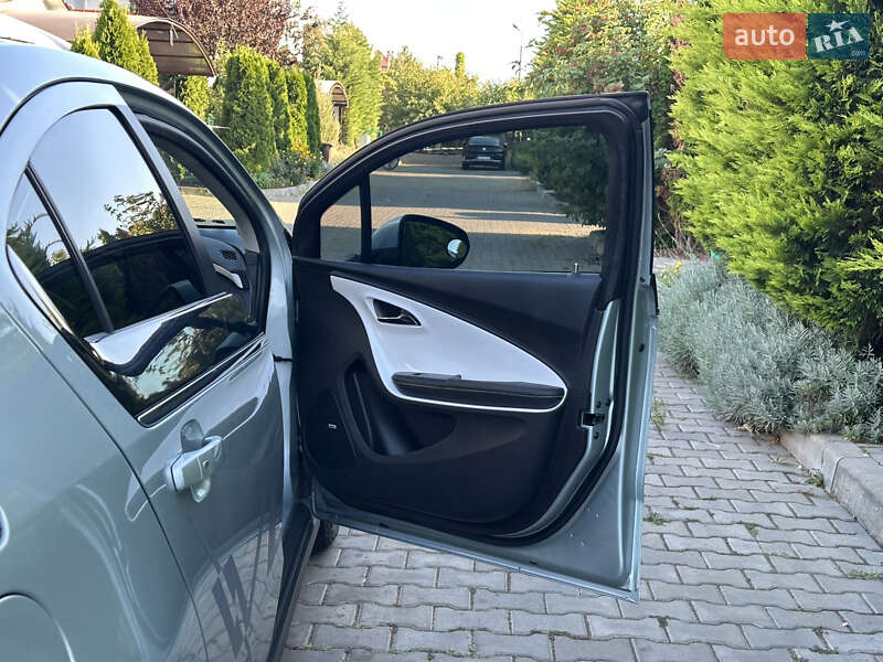 Хэтчбек Chevrolet Volt 2011 в Одессе