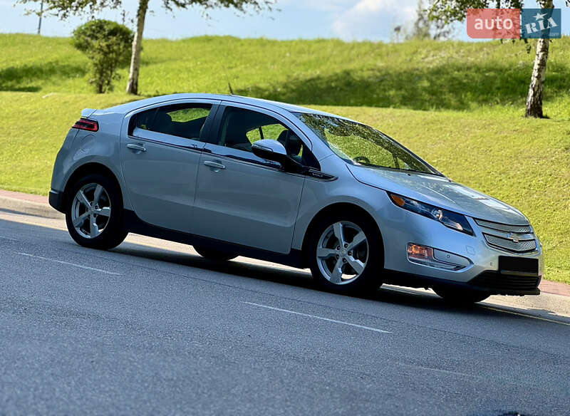 Хэтчбек Chevrolet Volt 2011 в Киеве