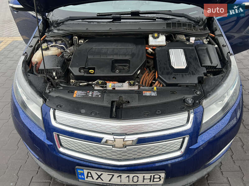 Хэтчбек Chevrolet Volt 2013 в Киеве