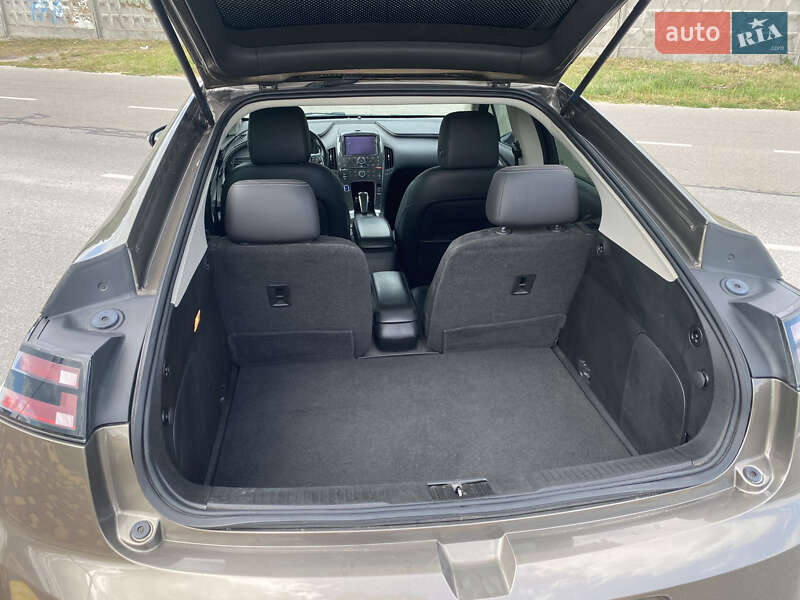 Хэтчбек Chevrolet Volt 2014 в Киеве