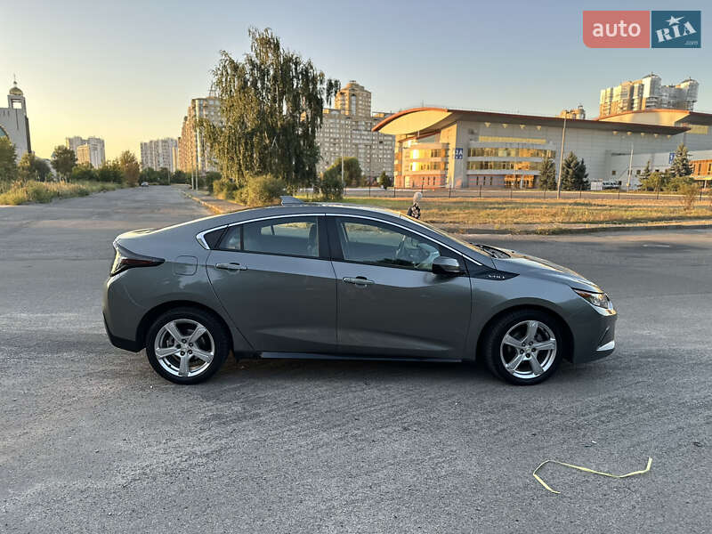 Хэтчбек Chevrolet Volt 2015 в Киеве
