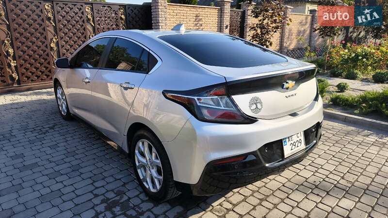 Хэтчбек Chevrolet Volt 2015 в Павлограде