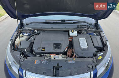 Хэтчбек Chevrolet Volt 2012 в 