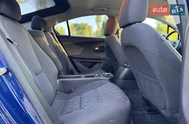 Хэтчбек Chevrolet Volt 2012 в 