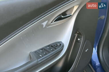 Хэтчбек Chevrolet Volt 2012 в 