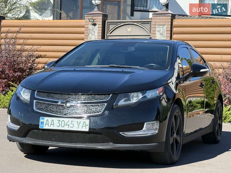 Хэтчбек Chevrolet Volt 2012 в 