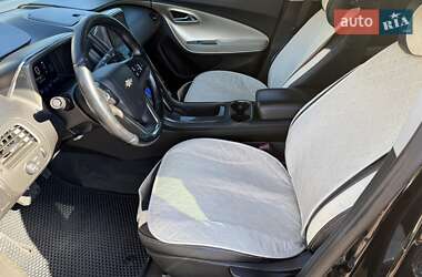 Хэтчбек Chevrolet Volt 2012 в 