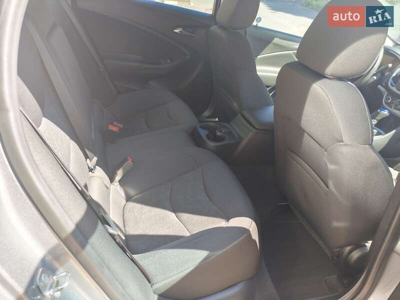 Хэтчбек Chevrolet Volt 2018 в Запорожье