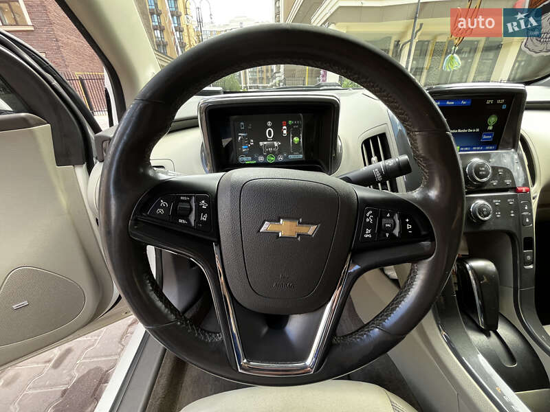 Хэтчбек Chevrolet Volt 2013 в Киеве