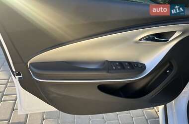 Хэтчбек Chevrolet Volt 2015 в 