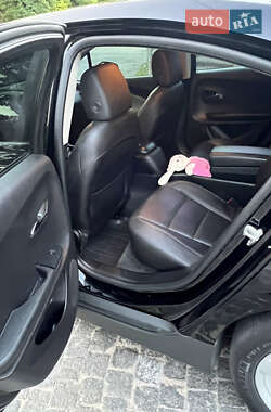 Хэтчбек Chevrolet Volt 2013 в 