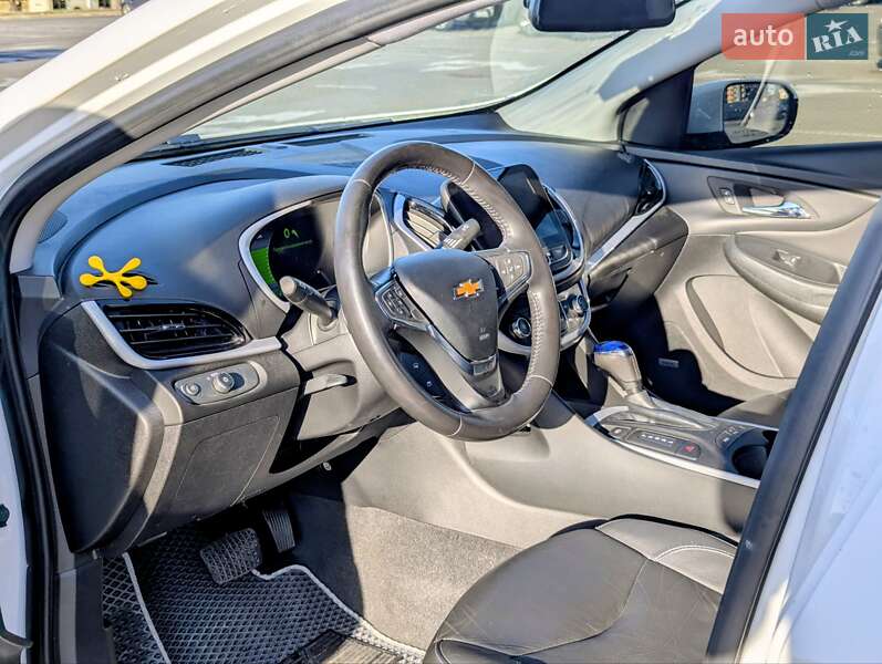 Хэтчбек Chevrolet Volt 2019 в Киеве