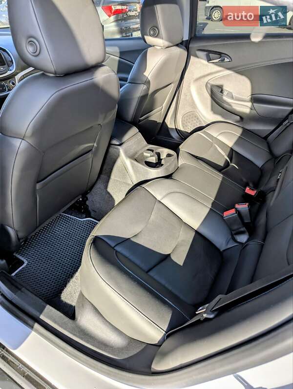 Хэтчбек Chevrolet Volt 2019 в Киеве