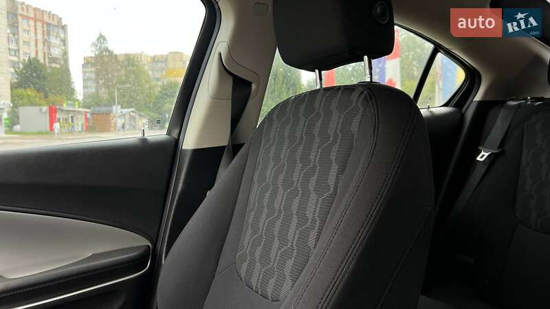 Хэтчбек Chevrolet Volt 2012 в Львове