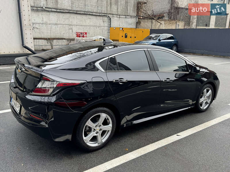 Хэтчбек Chevrolet Volt 2018 в Киеве