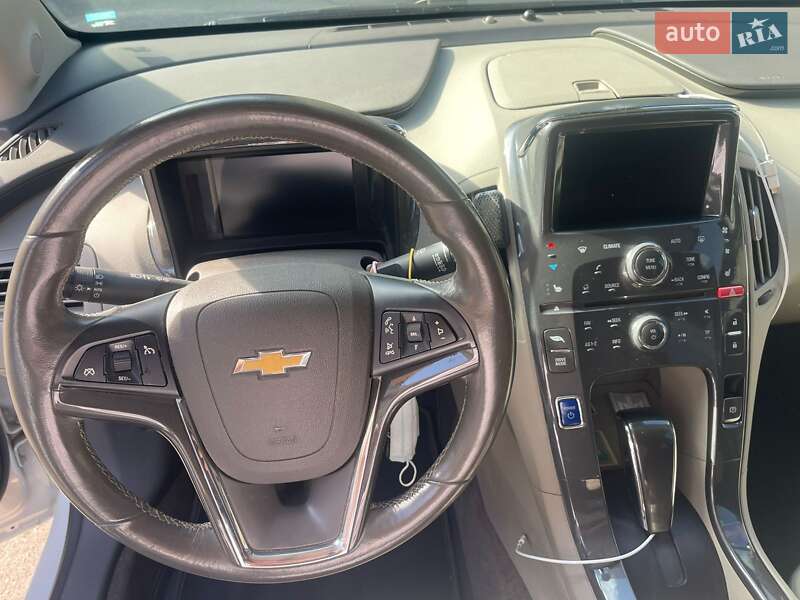 Хэтчбек Chevrolet Volt 2012 в Киеве