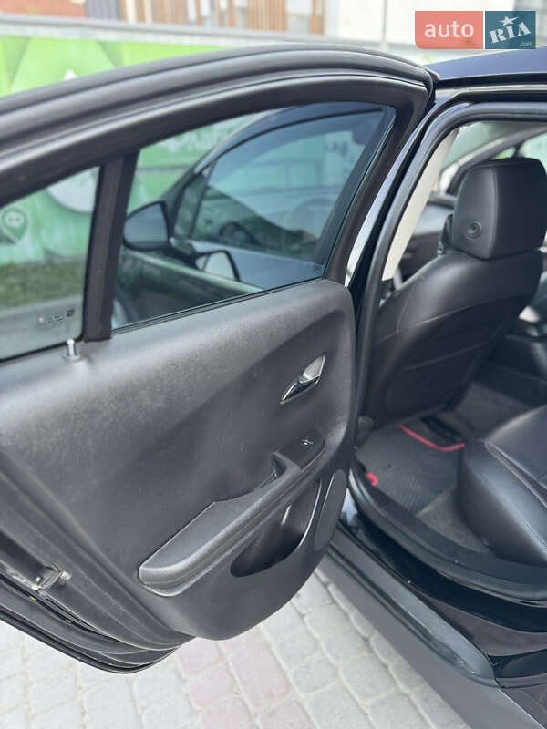 Хэтчбек Chevrolet Volt 2014 в Ивано-Франковске