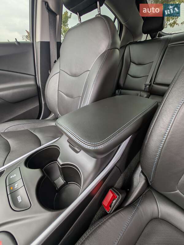 Хэтчбек Chevrolet Volt 2017 в Ирпене