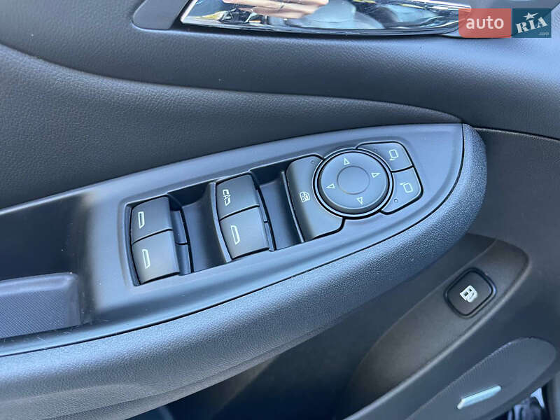 Хэтчбек Chevrolet Volt 2017 в Луцке фото 84 Хэтчбек Chevrolet Volt 2017 в Луцке