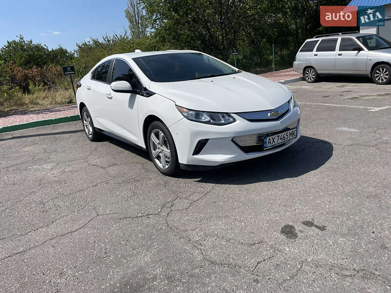 Хэтчбек Chevrolet Volt 2015 в Каменском