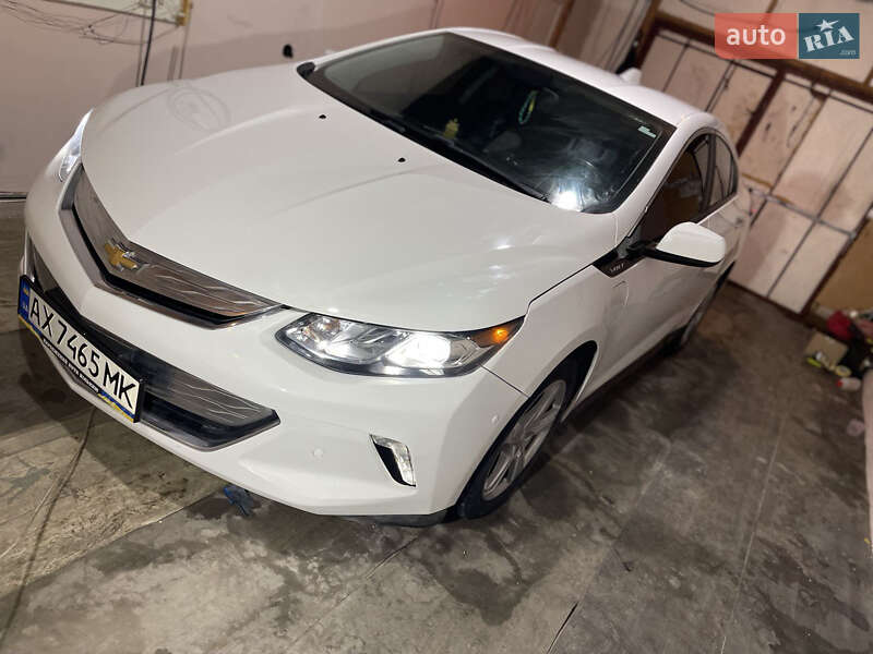 Хэтчбек Chevrolet Volt 2015 в Каменском
