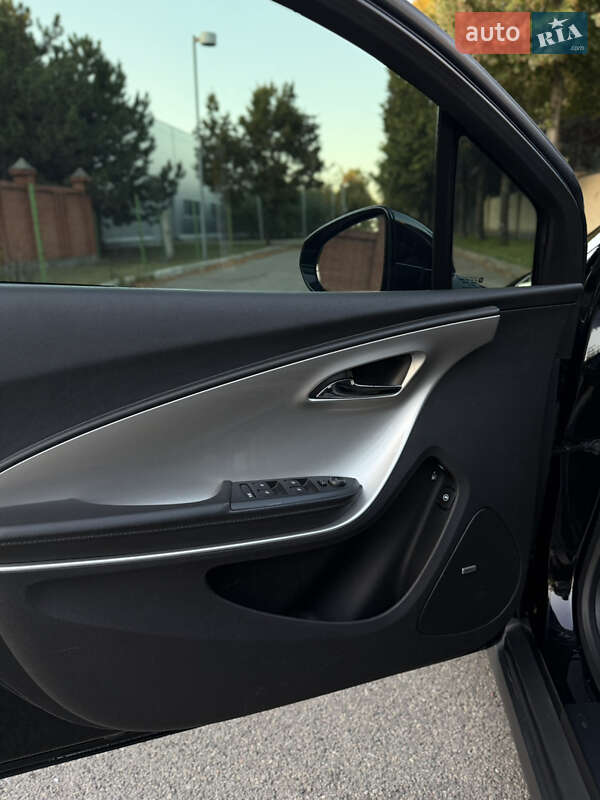 Хэтчбек Chevrolet Volt 2013 в Днепре